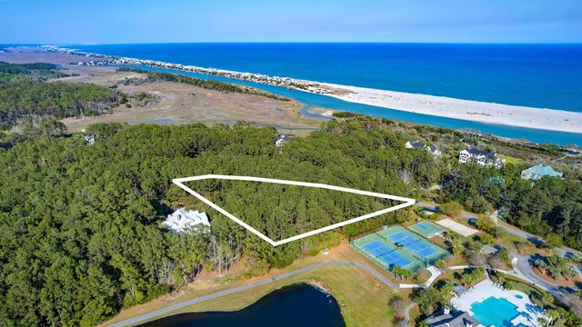 3067 Vanderbilt Blvd., Pawleys Island, SC 29585