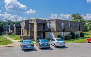 2100 N Leverett Avenue, Fayetteville, AR 72703