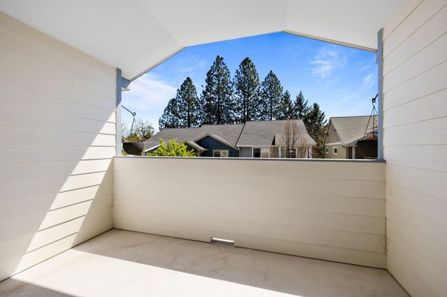 111 McCully Lane, Jacksonville, OR 97530