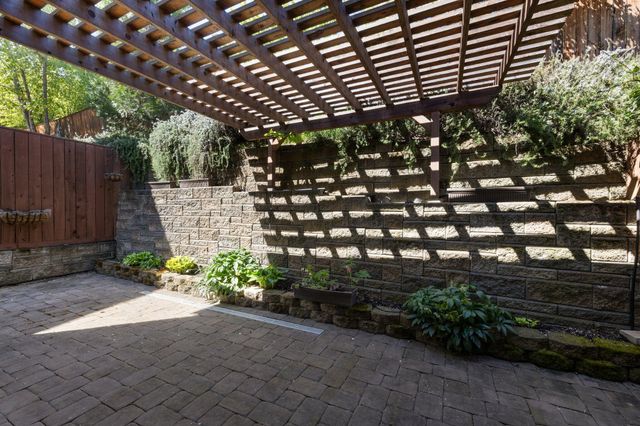 111 McCully Lane, Jacksonville, OR 97530