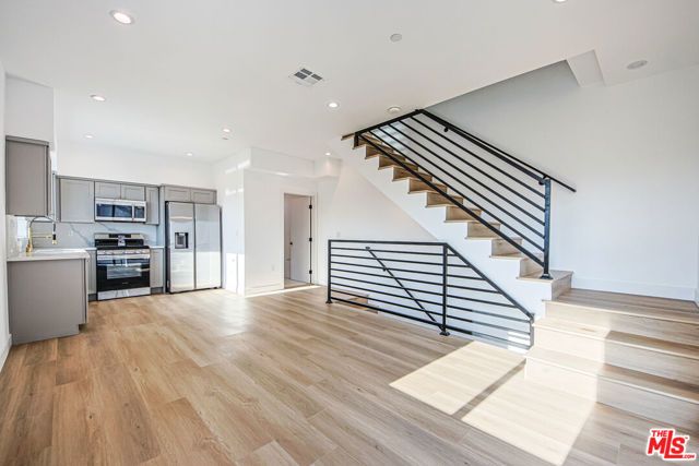 11443 Hatteras Street, North Hollywood (los Angeles), CA 91601