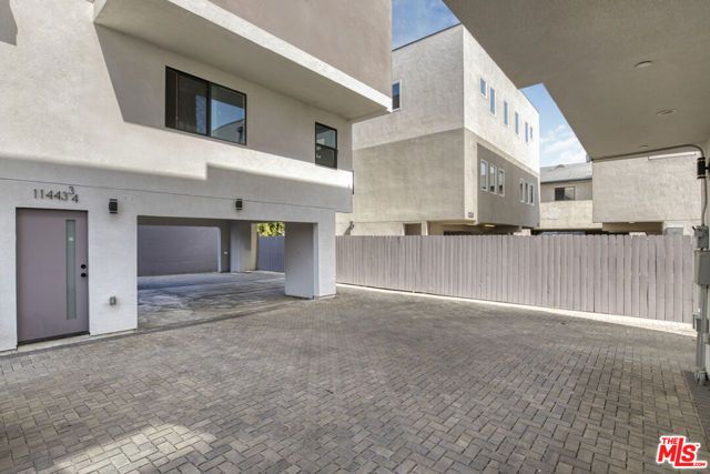 11443 Hatteras Street, North Hollywood (los Angeles), CA 91601