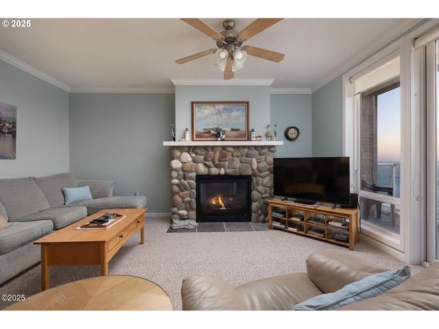 1113 N HIGHWAY 101 48, Depoe Bay, OR 97341