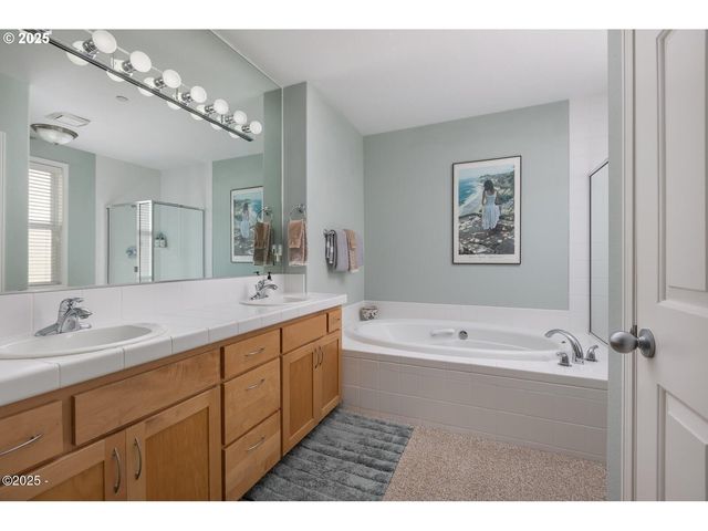 1113 N HIGHWAY 101 48, Depoe Bay, OR 97341