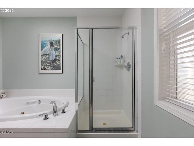 1113 N HIGHWAY 101 48, Depoe Bay, OR 97341