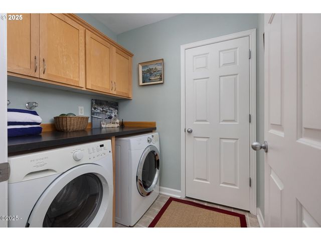 1113 N HIGHWAY 101 48, Depoe Bay, OR 97341