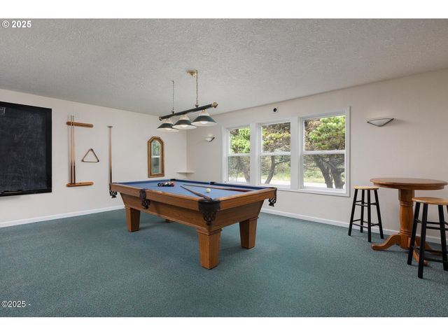 1113 N HIGHWAY 101 48, Depoe Bay, OR 97341