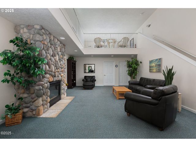 1113 N HIGHWAY 101 48, Depoe Bay, OR 97341