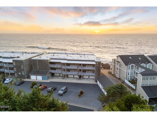 1113 N HIGHWAY 101 48, Depoe Bay, OR 97341