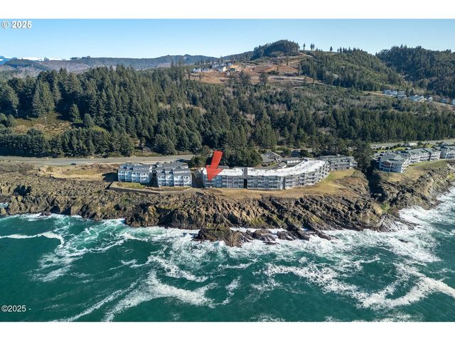 1113 N HIGHWAY 101 48, Depoe Bay, OR 97341