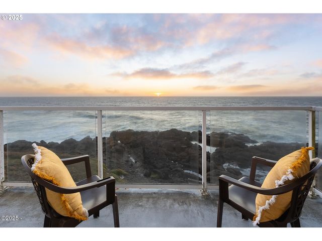 1113 N HIGHWAY 101 48, Depoe Bay, OR 97341