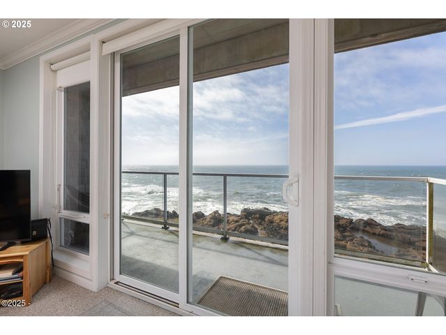 1113 N HIGHWAY 101 48, Depoe Bay, OR 97341