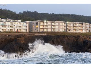 1113 N HIGHWAY 101 48, Depoe Bay, OR 97341