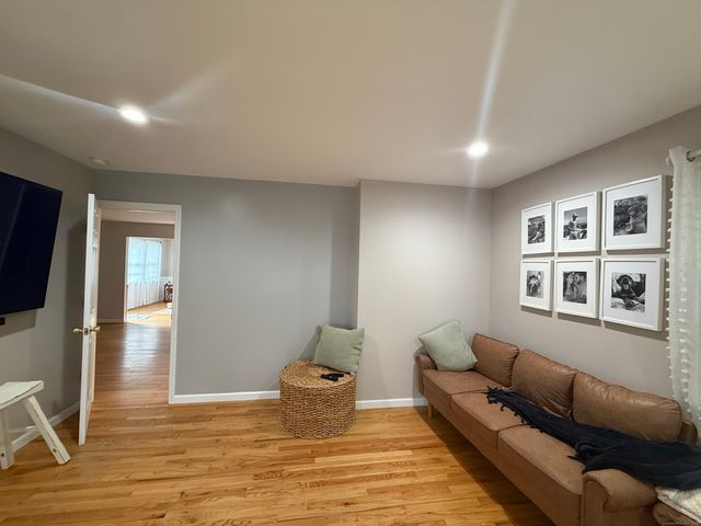 15 Renzulli Road, Norwalk, CT 06851