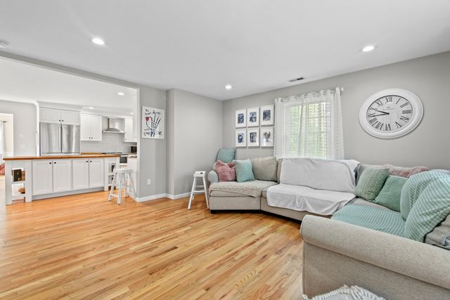 15 Renzulli Road, Norwalk, CT 06851