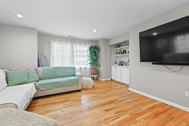 15 Renzulli Road, Norwalk, CT 06851