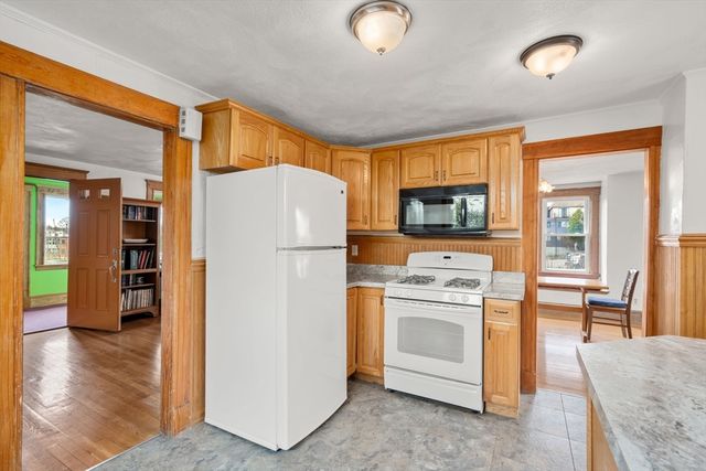 4 Edwin St, Quincy, MA 02171