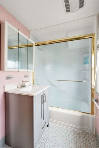 4 Edwin St, Quincy, MA 02171