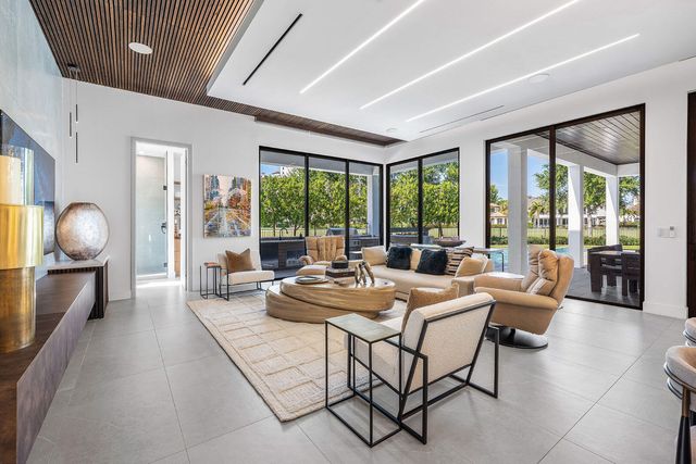 117 Thatch Palm Cove, Boca Raton, FL 33432