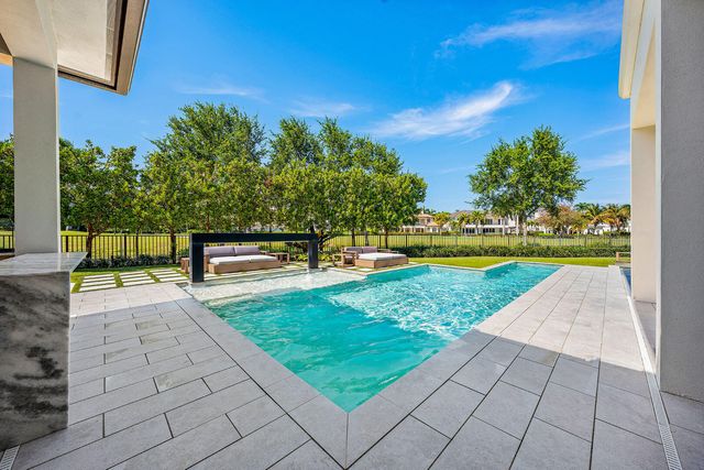 117 Thatch Palm Cove, Boca Raton, FL 33432