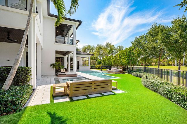 117 Thatch Palm Cove, Boca Raton, FL 33432