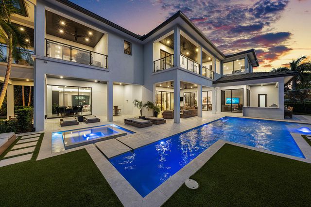 117 Thatch Palm Cove, Boca Raton, FL 33432