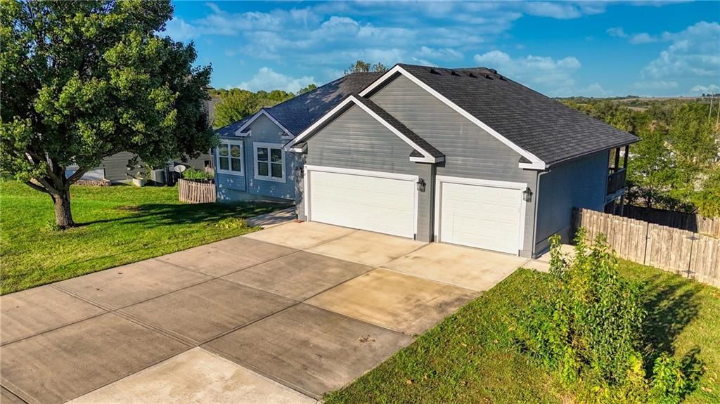 27130 Webster Court, Weston, MO 64098