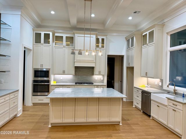 212 Sabal Grove Lane, Youngsville, LA 70592