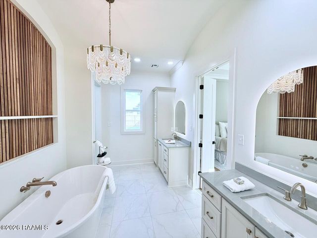 212 Sabal Grove Lane, Youngsville, LA 70592