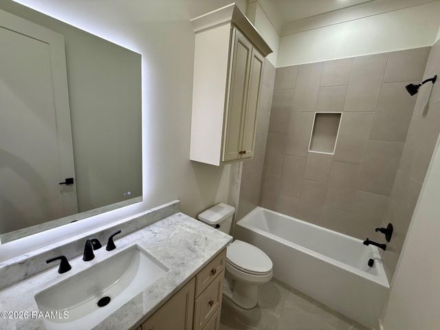 212 Sabal Grove Lane, Youngsville, LA 70592