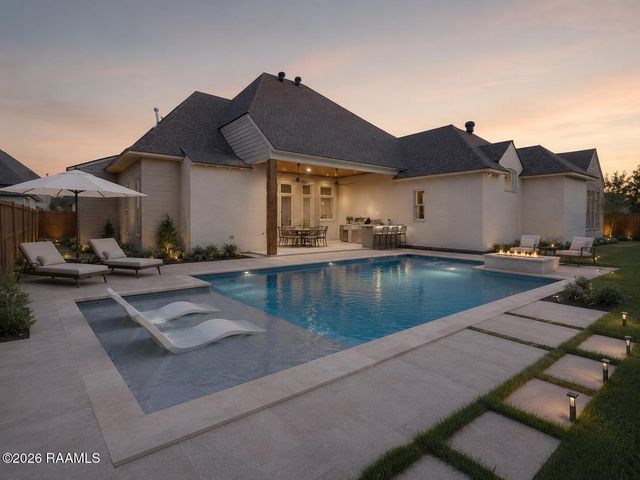 212 Sabal Grove Lane, Youngsville, LA 70592