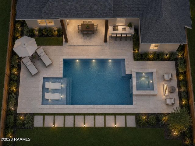 212 Sabal Grove Lane, Youngsville, LA 70592