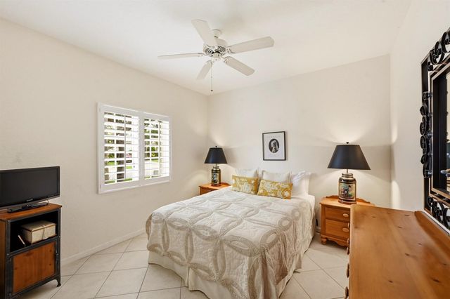 2340 Windjammer Way, West Palm Beach, FL 33411