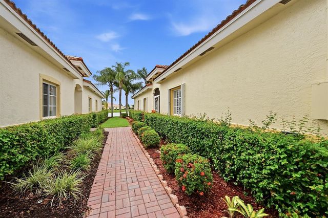 2340 Windjammer Way, West Palm Beach, FL 33411