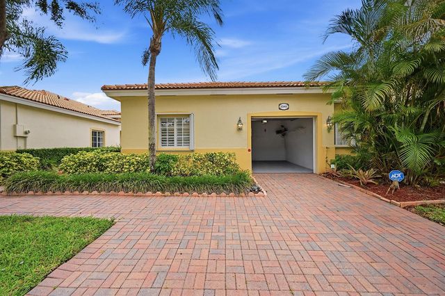 2340 Windjammer Way, West Palm Beach, FL 33411