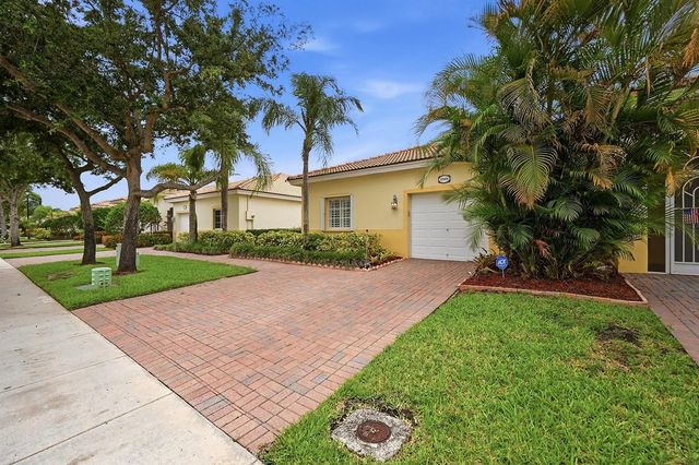 2340 Windjammer Way, West Palm Beach, FL 33411
