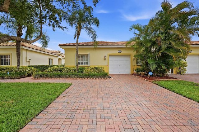 2340 Windjammer Way, West Palm Beach, FL 33411