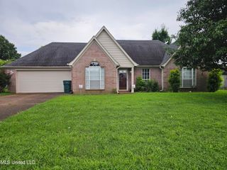 2323 Kindlewood Drive, Southaven, MS 38672