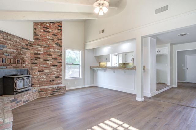 8947 Olney Park Drive, Redding, CA 96001