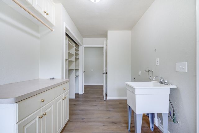 8947 Olney Park Drive, Redding, CA 96001