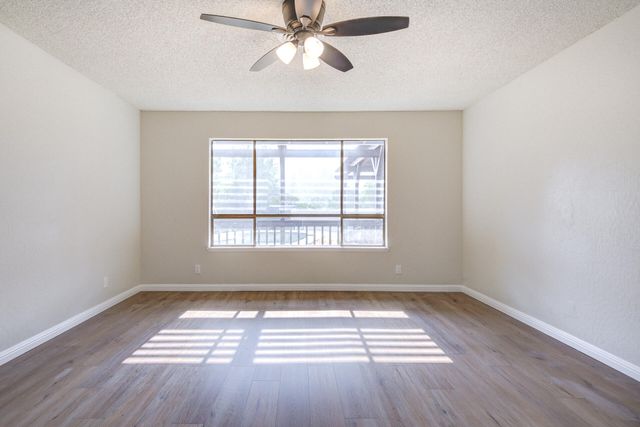 8947 Olney Park Drive, Redding, CA 96001