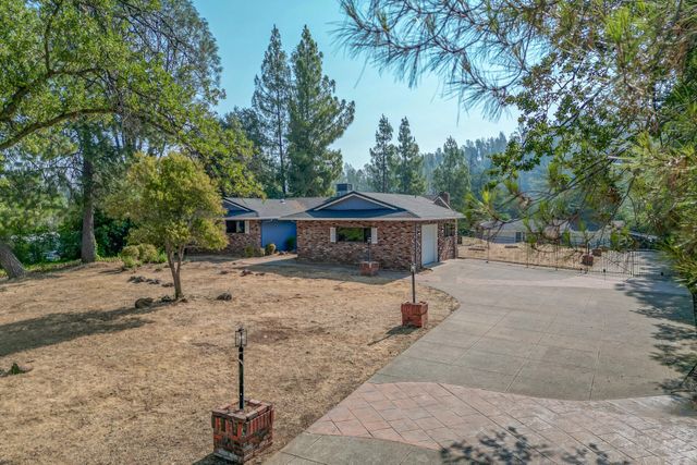 8947 Olney Park Drive, Redding, CA 96001
