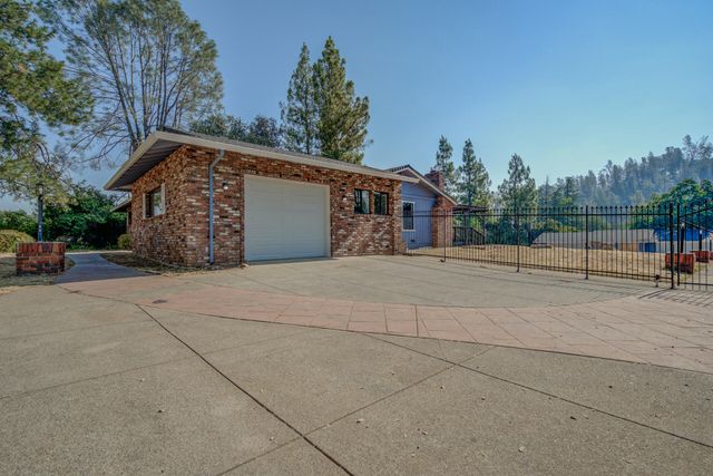 8947 Olney Park Drive, Redding, CA 96001