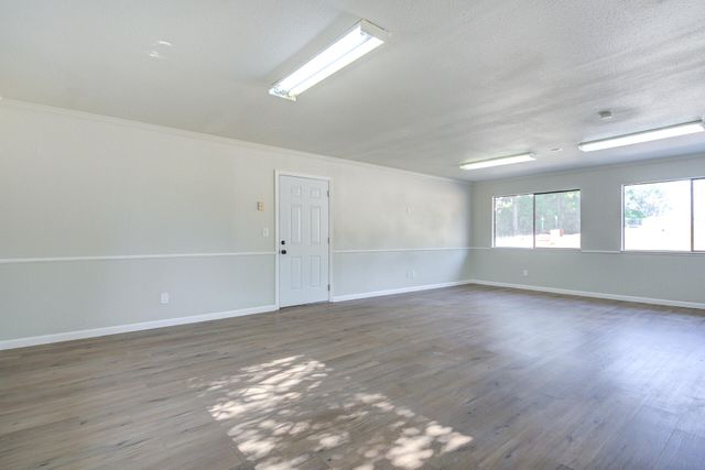 8947 Olney Park Drive, Redding, CA 96001