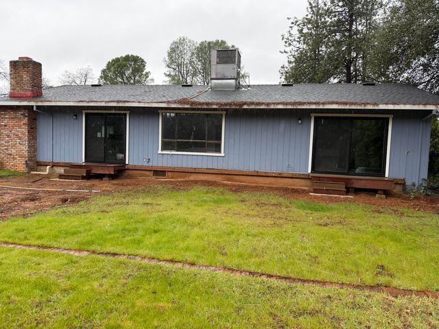 8947 Olney Park Drive, Redding, CA 96001