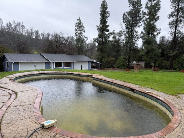 8947 Olney Park Drive, Redding, CA 96001