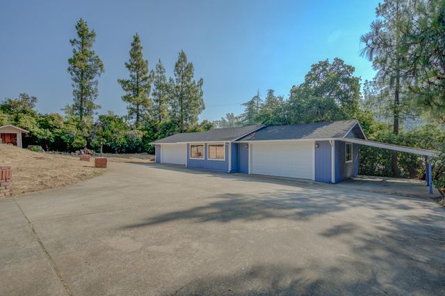 8947 Olney Park Drive, Redding, CA 96001
