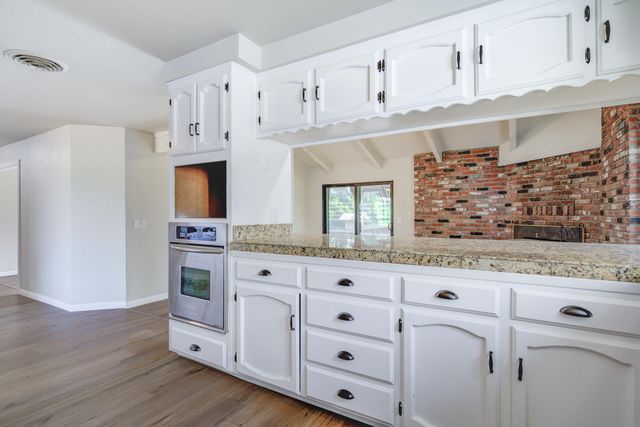 8947 Olney Park Drive, Redding, CA 96001