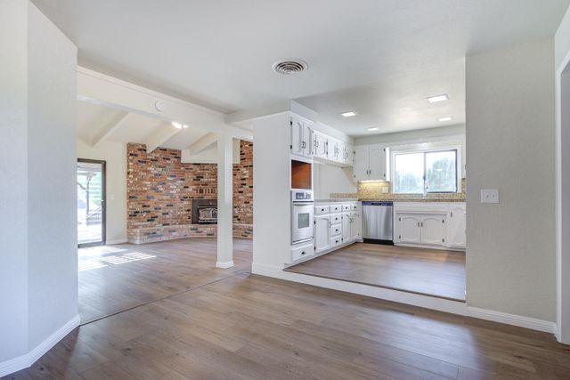 8947 Olney Park Drive, Redding, CA 96001