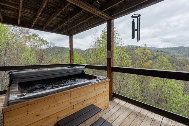 359 Whispering Wind Trail, Topton, NC 28781